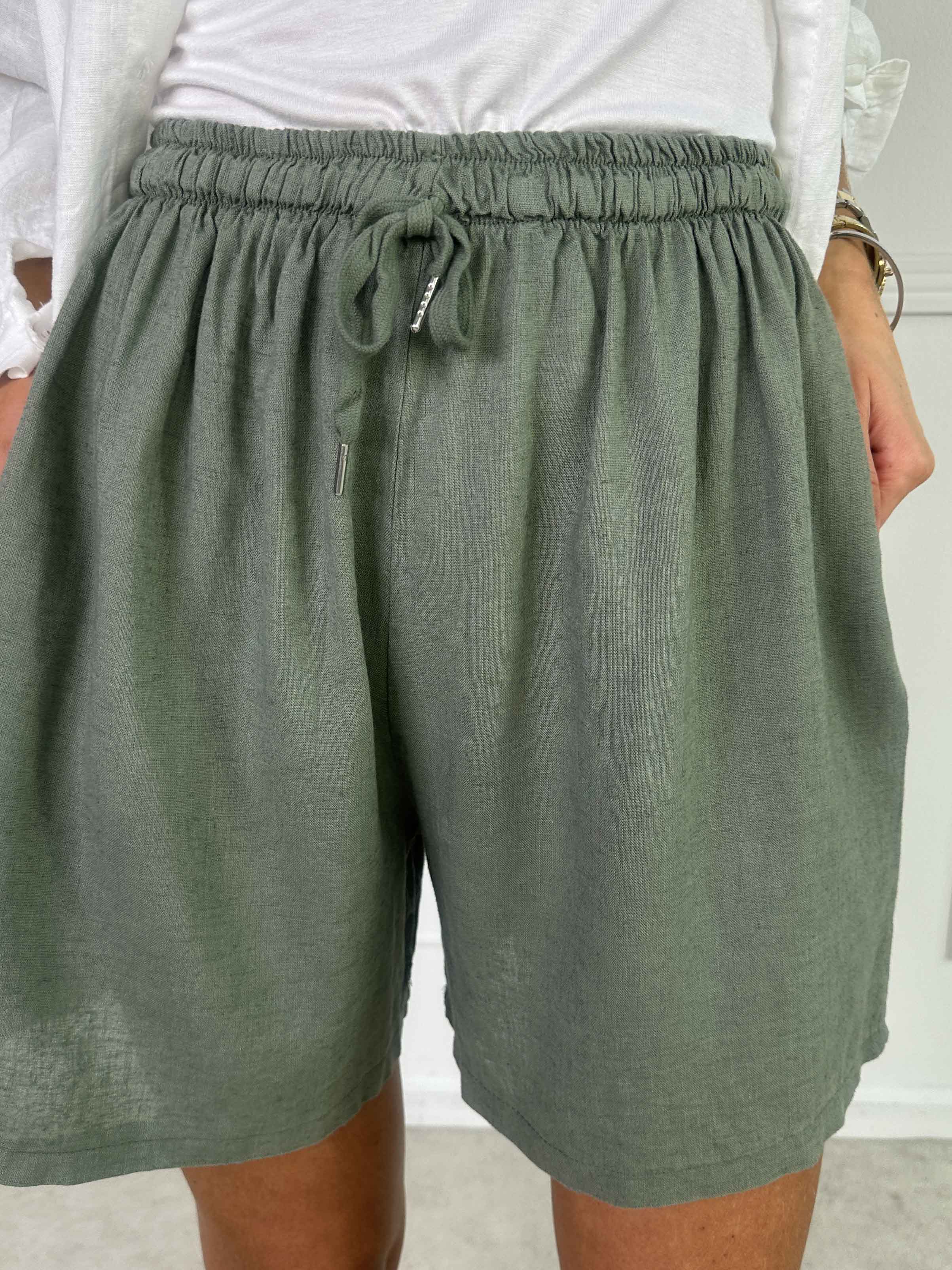 Clara Shorts - Lette shorts i viskose og hør